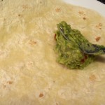 Tortilla mit Guacamole