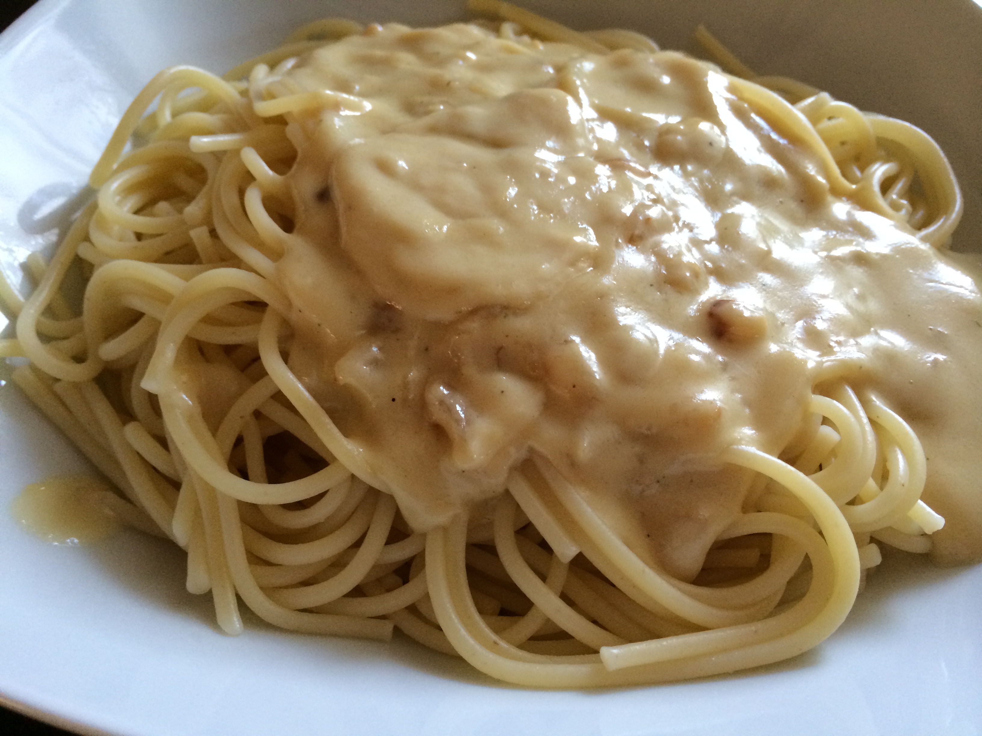 Spaghetti mit Käsesauce