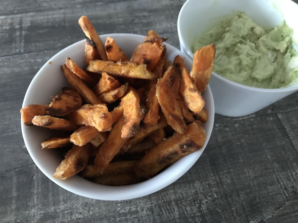 Knusprige Süßkartoffel-Pommes im Ofen | koche.at