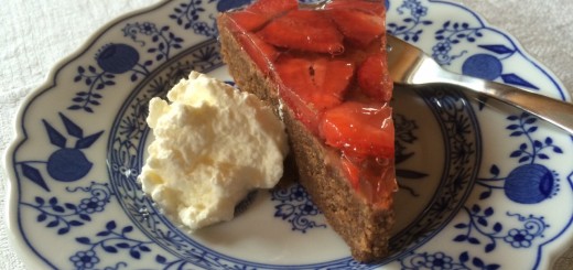 Schokoladekuchen mit Erdbeeren