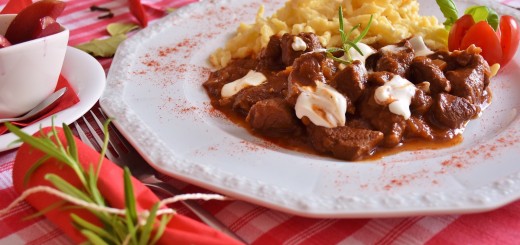 Wildgulasch mit Spätzle