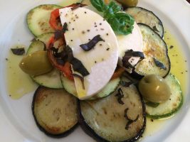 Gebratene Zucchini, Aubergine, Schafkäse